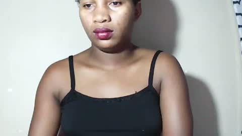 lovelylarra online show from 17, 5, 2026