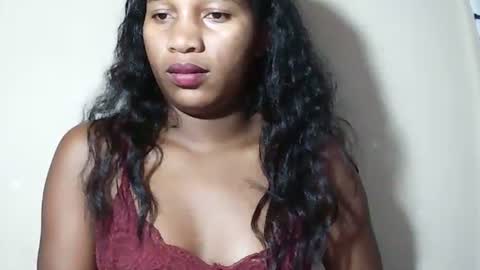 lovelylarra online show from 17, 5, 2026
