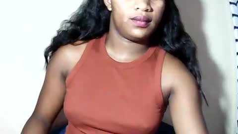 lovelylarra online show from 21, 5, 2026