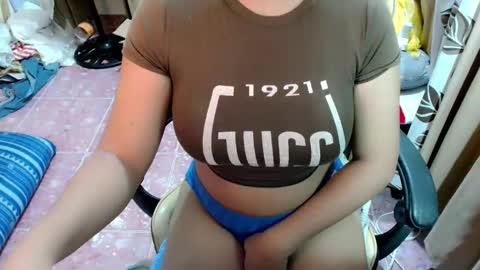 Snapshot of lovelymarish chatting on 5, 10, 2025 lovelymarish online show from 5, 10, 2025