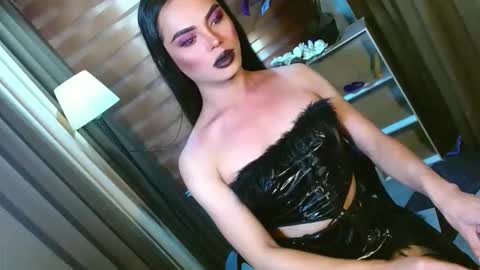 lovelymiss_shyna11 online show from 3, 5, 2026