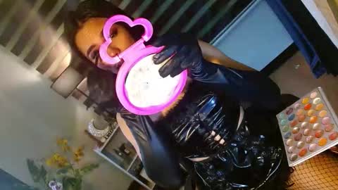 lovelymiss_shyna11 online show from 11, 5, 2026