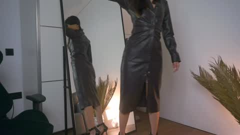 kim online show from 28, 1, 2025