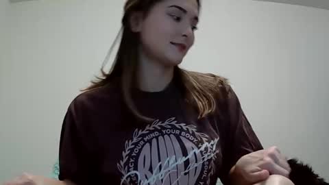 Queen Aria  online show from 6, 11, 2025