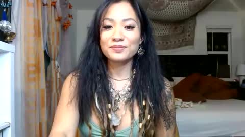 lovelyxmacii online show from 17, 11, 2025