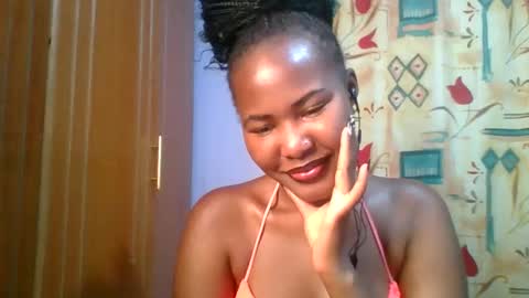 Snapshot of lovelyy_dreams chatting on 6, 3, 2026 Hanna online show from 6, 3, 2026