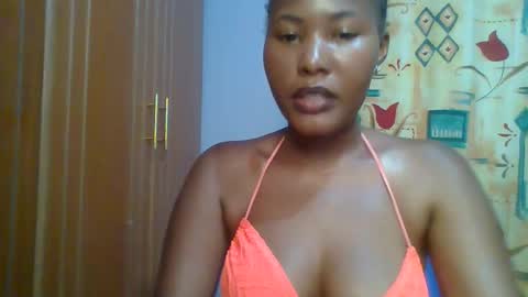 Snapshot of lovelyy_dreams chatting on 7, 3, 2026 Hanna online show from 7, 3, 2026