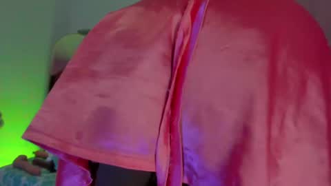 L O V E  online show from 9, 3, 2025