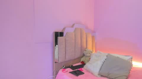 L O V E  online show from 10, 9, 2025