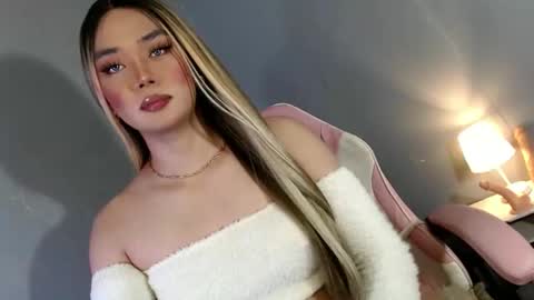 Snapshot of lovers_moon22 chatting on 3, 12, 2024 lovers moon22 online show from 3, 12, 2024