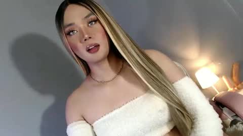 Snapshot of lovers_moon22 chatting on 12, 1, 2025 lovers moon22 online show from 12, 1, 2025