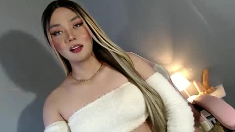 Snapshot of lovers_moon22 chatting on 12, 1, 2025 lovers moon22 online show from 12, 1, 2025