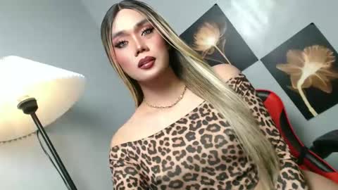 lovers moon22 online show from 25, 11, 2025