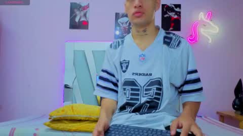 Snapshot of loversinfire chatting on 2, 11, 2025 sofia and bryan online show from 2, 11, 2025