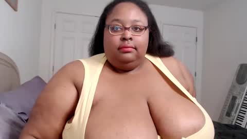 Snapshot of loves_aura chatting on 20, 1, 2025 Alyson online show from 20, 1, 2025