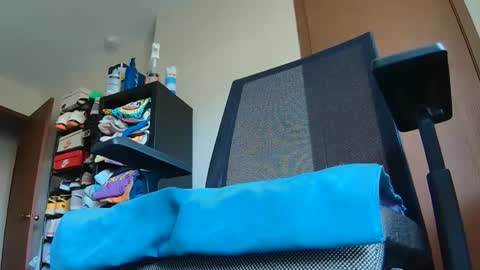 lovestrapons1 online show from 27, 5, 2026