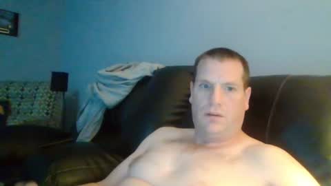 lovetocum37 online show from 1, 3, 2025