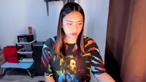 Snapshot of loveyoureign06 chatting on 18, 11, 2025 Ryn online show from 18, 11, 2025