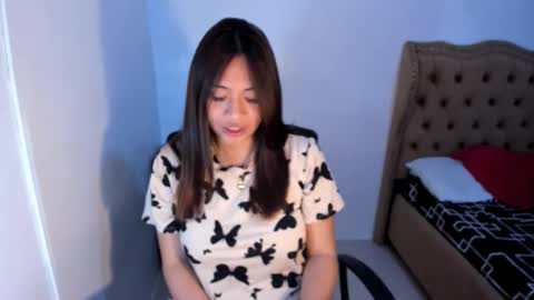 Snapshot of loveyoureign06 chatting on 4, 2, 2026 Ryn online show from 4, 2, 2026