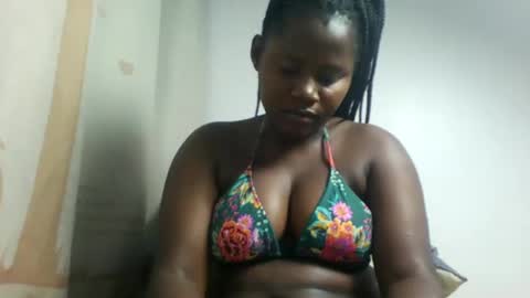 Snapshot of lovie_paula chatting on 22, 9, 2025 lovie_paula online show from 22, 9, 2025