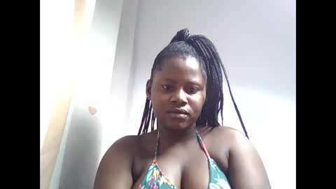 Snapshot of lovie_paula chatting on 25, 9, 2025 lovie_paula online show from 25, 9, 2025