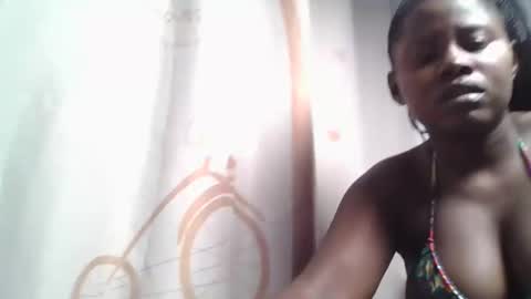 Snapshot of lovie_paula chatting on 1, 10, 2025 lovie_paula online show from 1, 10, 2025