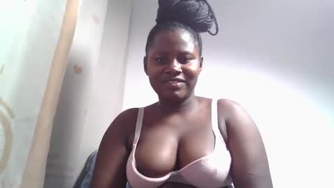 Snapshot of lovie_paula chatting on 1, 10, 2025 lovie_paula online show from 1, 10, 2025