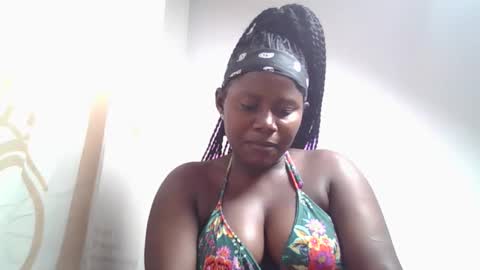 Snapshot of lovie_paula chatting on 13, 10, 2025 lovie_paula online show from 13, 10, 2025