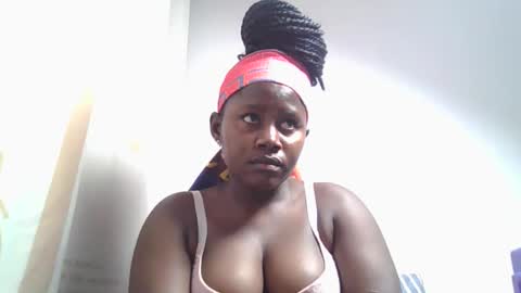 Snapshot of lovie_paula chatting on 26, 10, 2025 lovie_paula online show from 26, 10, 2025