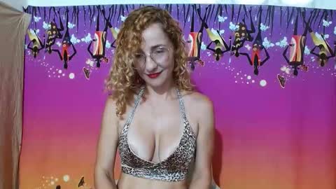 Snapshot of loving__lily chatting on 25, 10, 2025 loving  online show from 25, 10, 2025