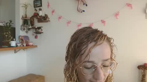 Snapshot of loving__lily chatting on 6, 11, 2025 loving online show from 6, 11, 2025