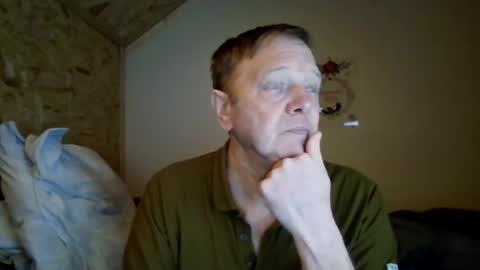 Snapshot of lu485947452685 chatting on 18, 12, 2025 lu485947452685 online show from 18, 12, 2025