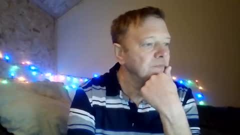 Snapshot of lu485947452685 chatting on 22, 12, 2025 lu485947452685 online show from 22, 12, 2025