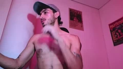 Snapshot of luan_goon chatting on 15, 12, 2025 online show from 15, 12, 2025