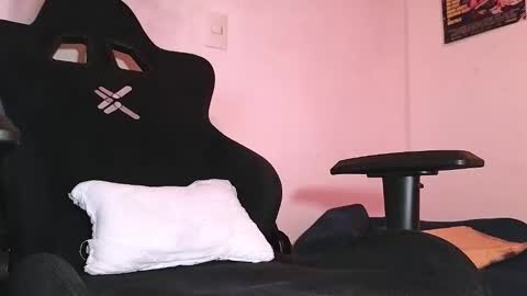 Snapshot of luan_goon chatting on 22, 12, 2025 online show from 22, 12, 2025