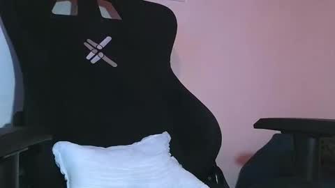 Snapshot of luan_goon chatting on 23, 12, 2025 online show from 23, 12, 2025