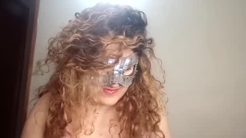 Snapshot of luanapowerful chatting on 24, 9, 2025 luanapowerful online show from 24, 9, 2025