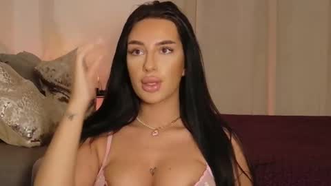 Luana Dess online show from 17, 3, 2026