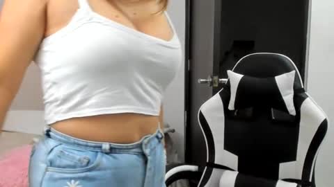 luara__01__lecat_1 online show from 15, 3, 2026