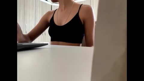 Luara Velvet online show from 20, 4, 2026