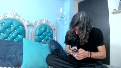 Snapshot of luaus18 chatting on 15, 9, 2025 luaus18 online show from 15, 9, 2025