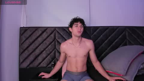 Luca Ferrer online show from 7, 12, 2024