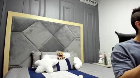 luca_morettii online show from 19, 11, 2025