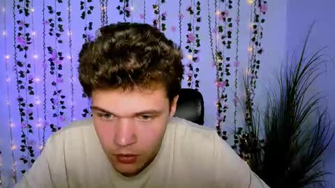 lucas_long_ online show from 21, 9, 2025