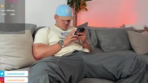 Snapshot of lucasanto_ chatting on 4, 3, 2025 LUCA SANTOS online show from 4, 3, 2025