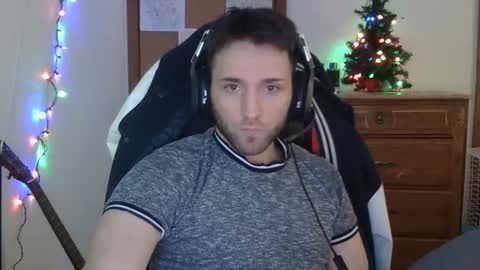 lucasbacon13 online show from 13, 12, 2024