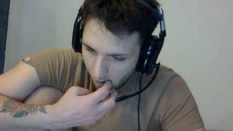 lucasbacon13 online show from 17, 12, 2024