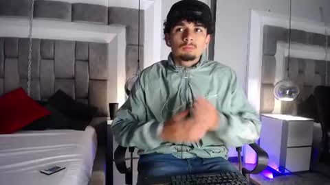 lucasthomson_ online show from 17, 6, 2026