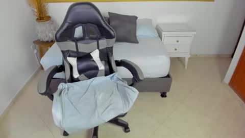 L U C C I A online show from 29, 9, 2025