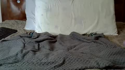 Snapshot of luchia_nish chatting on 16, 12, 2025 Luchia online show from 16, 12, 2025